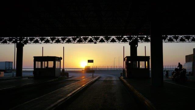 Kontrollposten am Hafen in Patras